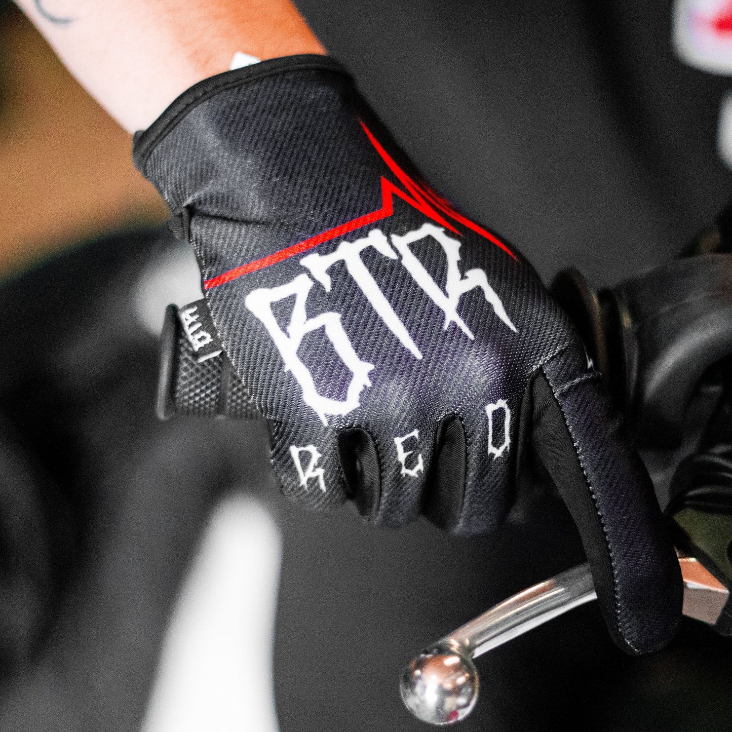 Red Line Adult Glove