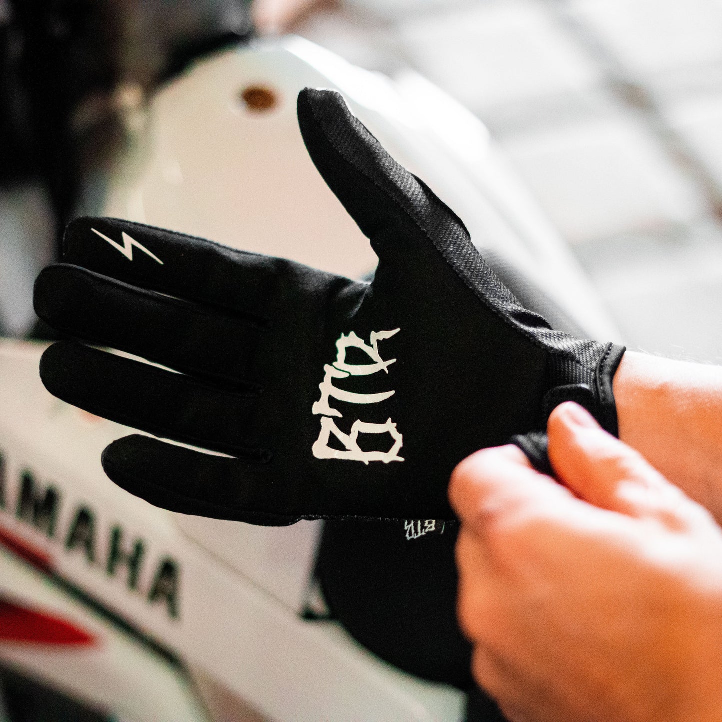 Bone Adult Glove