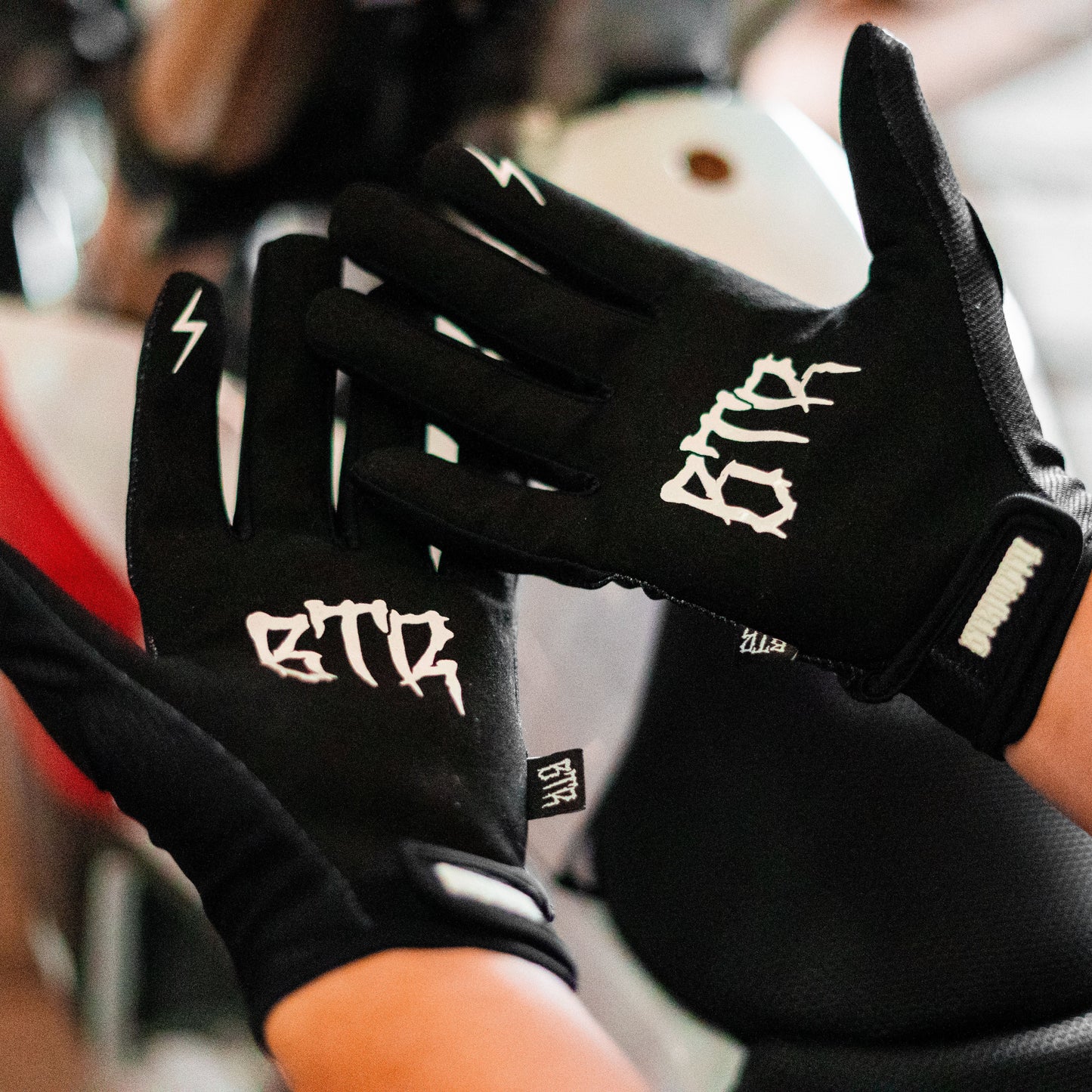 Bone Adult Glove