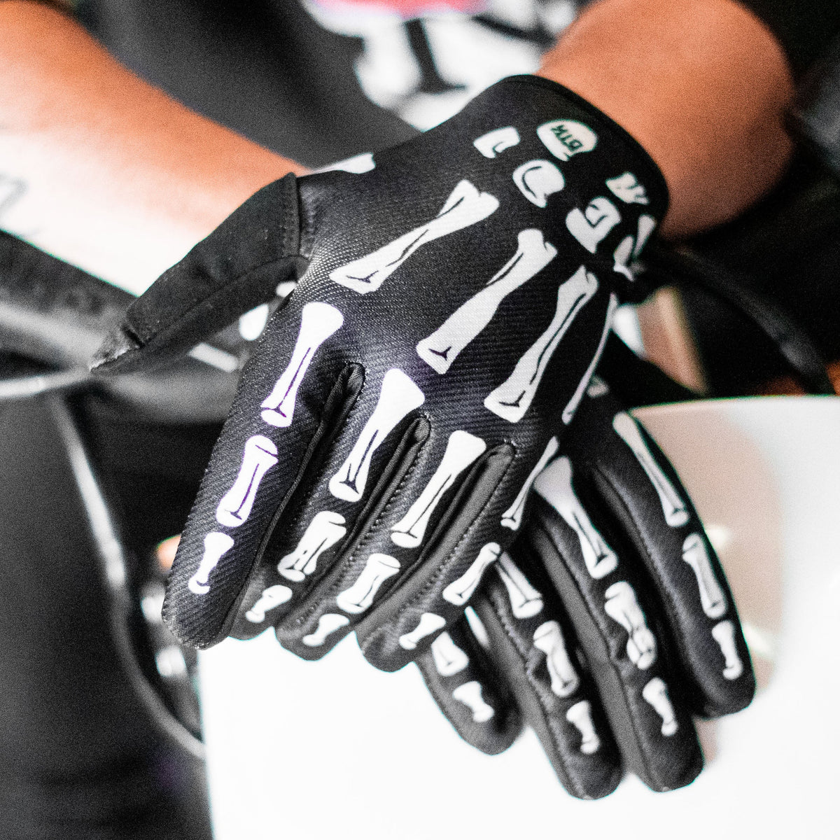Bone Adult Glove